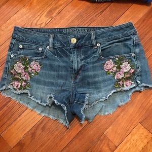 American Eagle Floral Embroidered Shorts